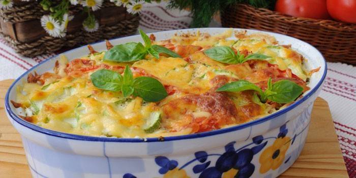Pasta in Tomatensauce mit Käse