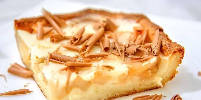 Torta de maçã com creme de leite azedo