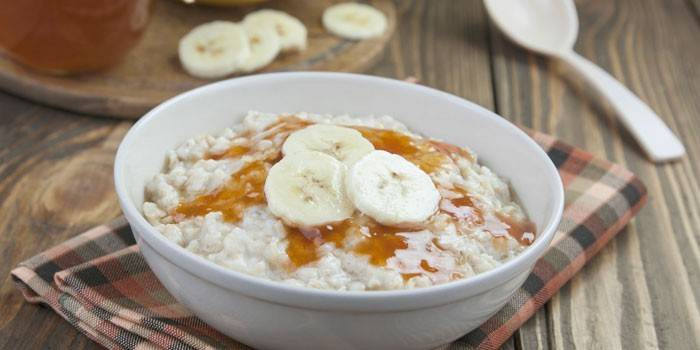 Gachas de avena con miel y plátano