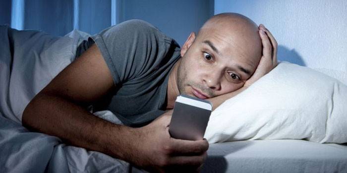 L'uomo ha insonnia