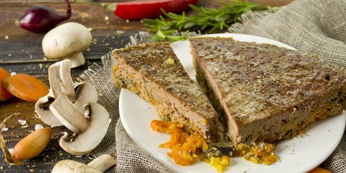 Leberpastete auf einer Platte