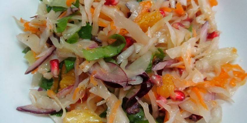 Салата од киселог купуса са поморанџом