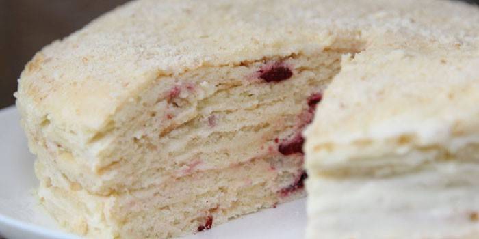 Bolo de cereja com creme de leite