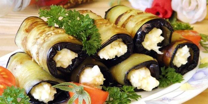 Μελιτζάνα ρολά με σκόρδο