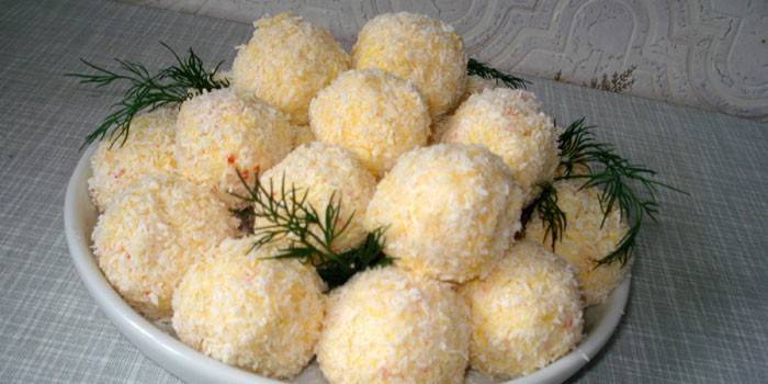 Món khai vị phô mai Raffaello trên đĩa