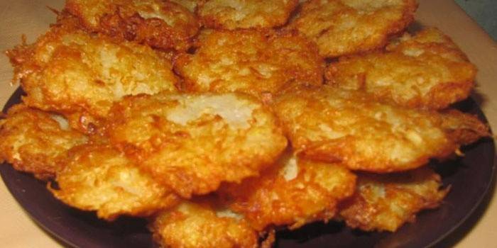 Tortitas de papa preparadas en un plato