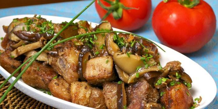 Carne de porco com cogumelos