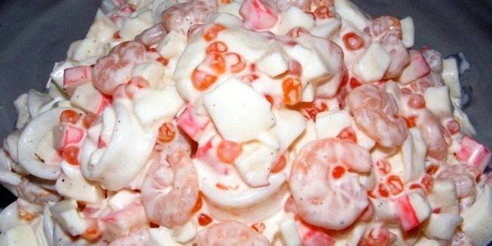 Ensalada Neptuno con Mariscos y Caviar Rojo