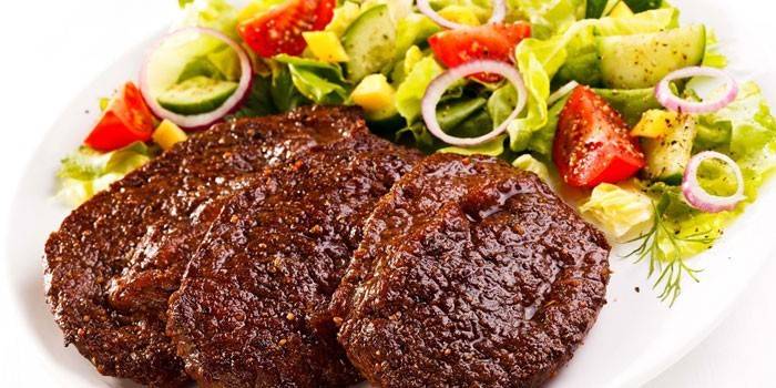 Thịt lợn và thịt bò cốt lết
