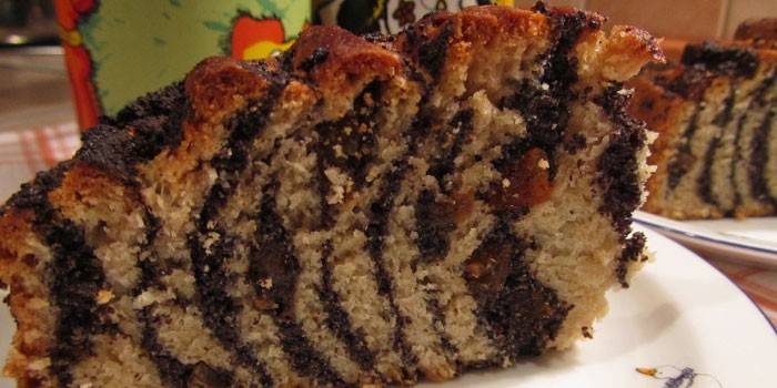 Raisin poppy seed cake