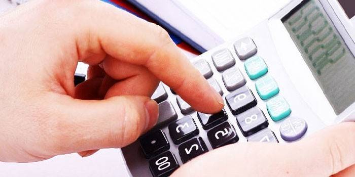 Homem, com, calculadora