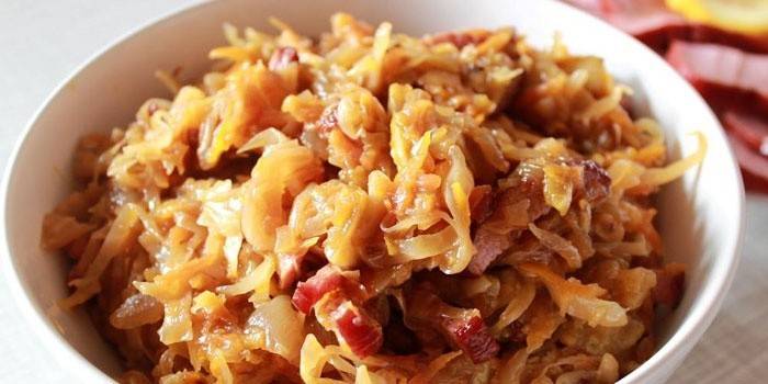 Bắp cải hầm với thịt băm