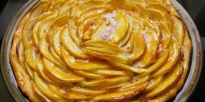 Charlotte vor dem Backen