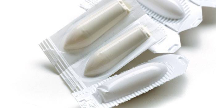 Bougies rectales dans l'emballage