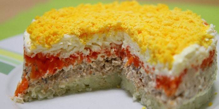 Seksjonell mimosa-salat