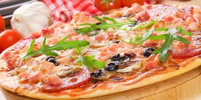 Dünne Pizza