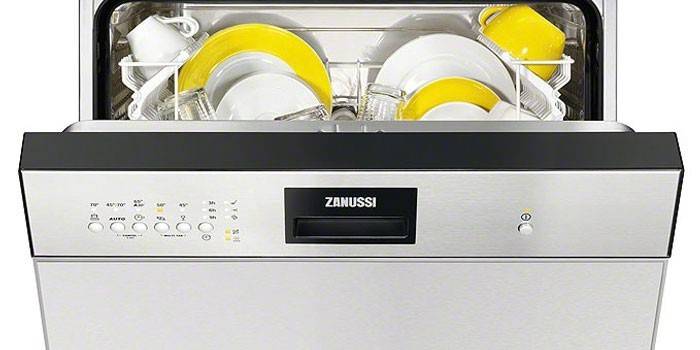 เครื่องล้างจานจากแบรนด์ Zanussi รุ่น ZDTS 105