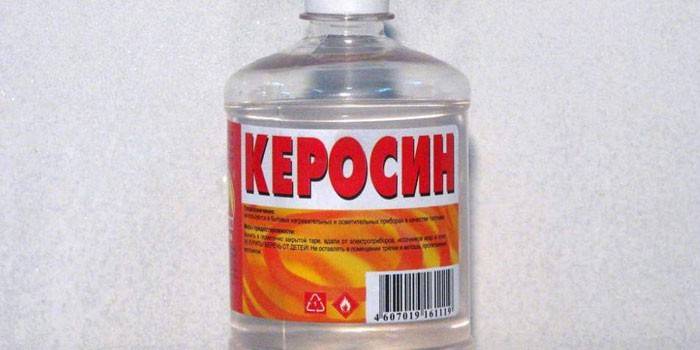 Керозин у боци