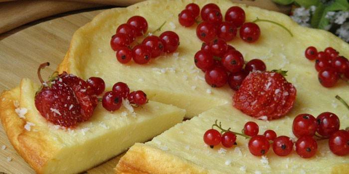 Casseruola con ricotta e frutti di bosco