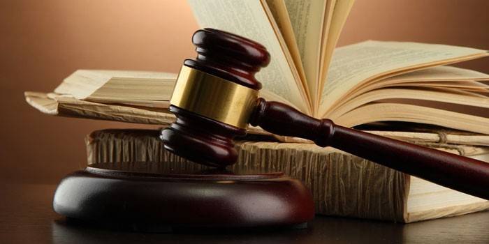 Books and Judicial Gavel