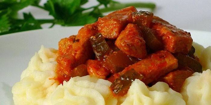 Patates püresi ile Azu
