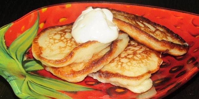 Fertige Pfannkuchen auf einem Teller