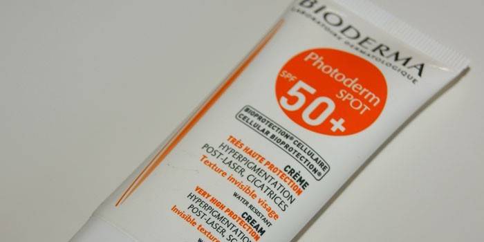 Photoderm SPF 50+ SPOT