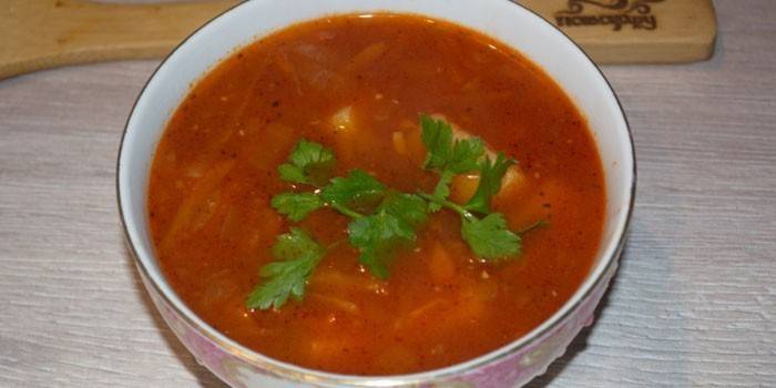 Tomatensaft fügt ursprüngliches Aroma hinzu
