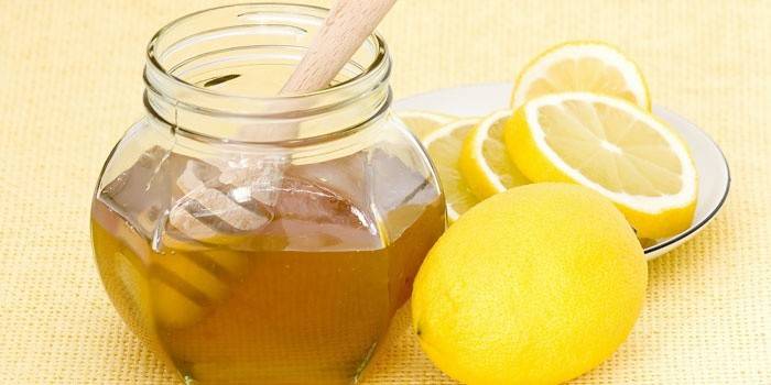 Medus burkā un citrons