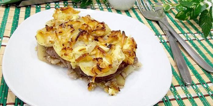 Khoai tây nướng với thịt