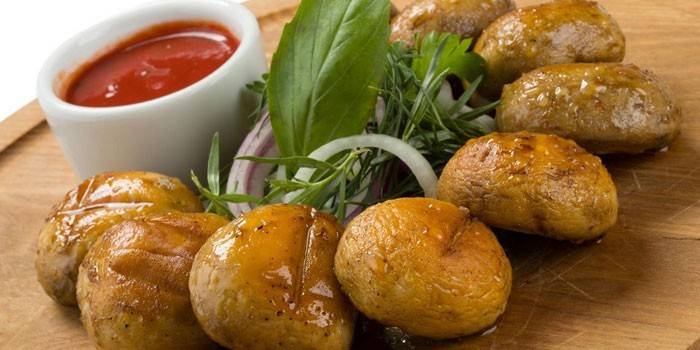 Ganze Champignons mit Sauce