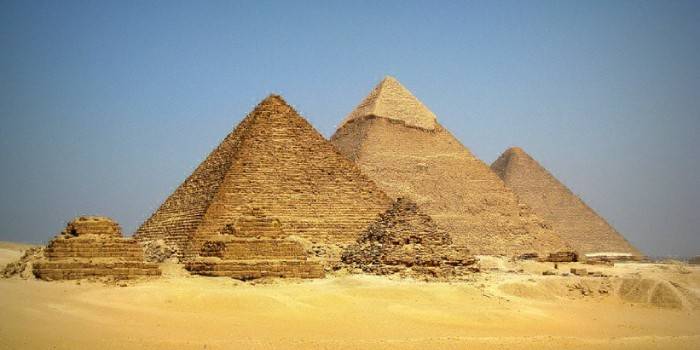 Giza-pyramidit
