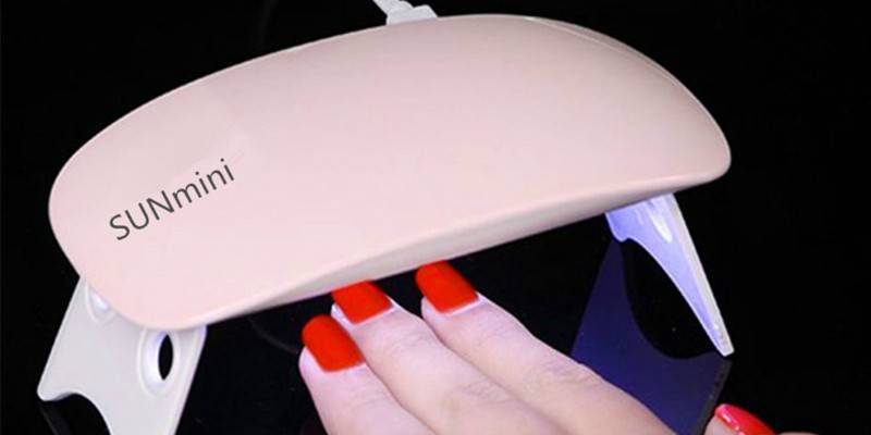 Lampe pour sécher les ongles