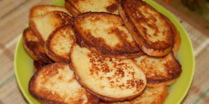 Croûtons au lait et aux œufs