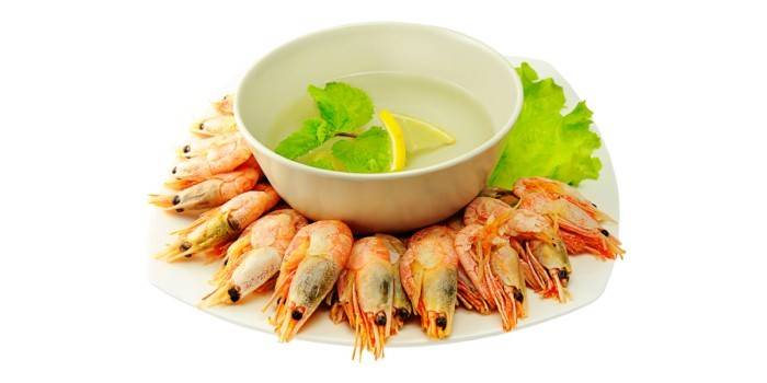 Camarones hervidos con limón
