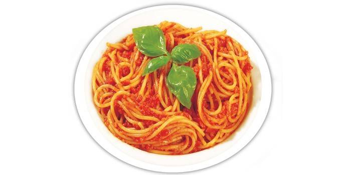 Spagetti Domates Salçası ve Yahni ile