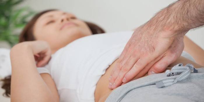 Palpation mit Blinddarmentzündung