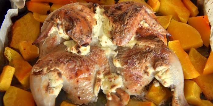 Frango assado com abóbora e cenoura