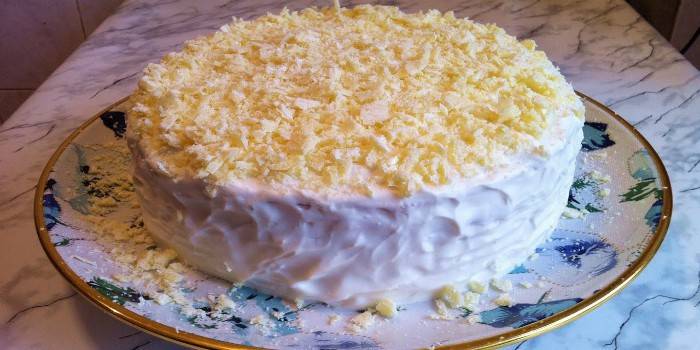 Pastel Leche niña con helado y chocolate blanco