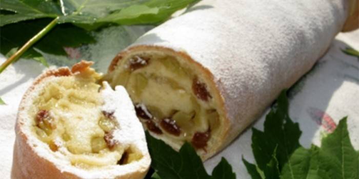Strudel de maçã de massa de levedura