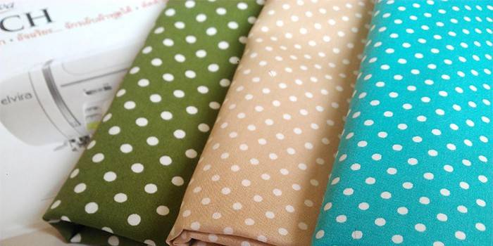 Chấm polka chấm vải cắt.