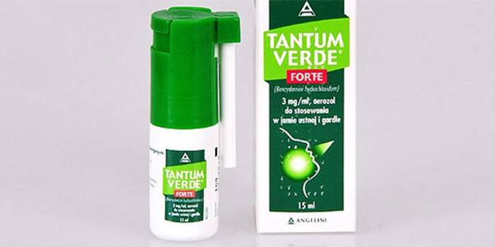 Ψεκάστε το Tantum Verde στη συσκευασία