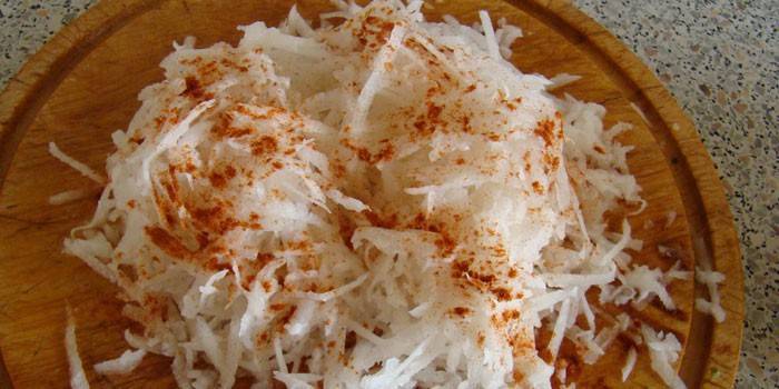Daikon grattugiato con paprika