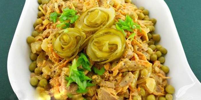 Празнична салата Ядене със зелен грах
