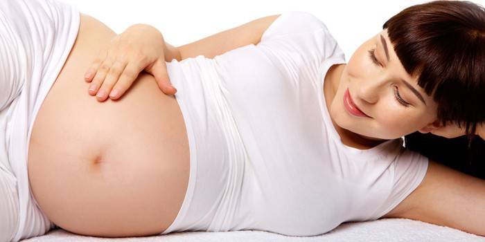 Ventre de femme enceinte