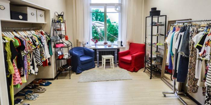 Giyim ve ayakkabı showroomu