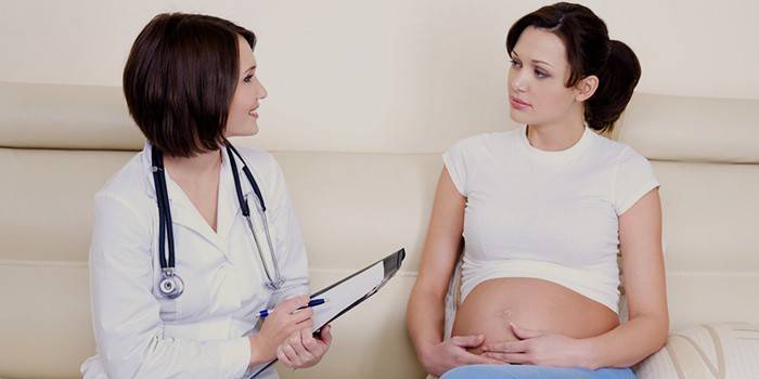 Bác sĩ tư vấn cho bà bầu