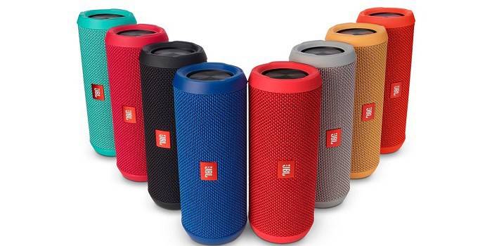 Alto-falantes portáteis da marca JBL