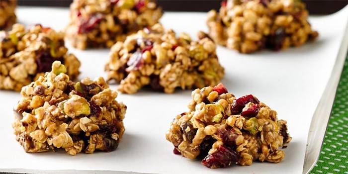 Bir yaprak kağıda Granola