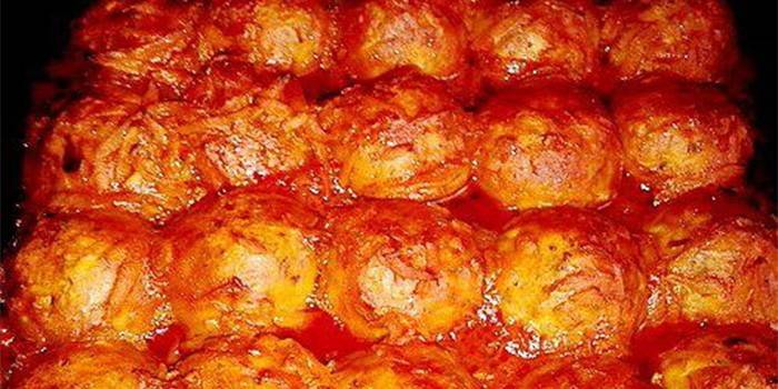 Almôndegas assadas no forno com arroz